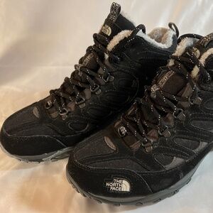 Genuine North Face Primaloft lined boots Women's size 9